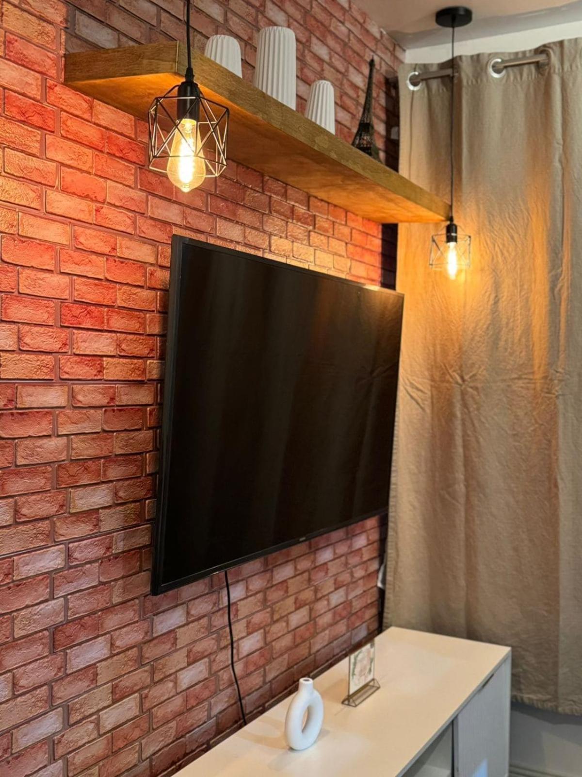 Interior Con Estilo Y Accesible Apartment